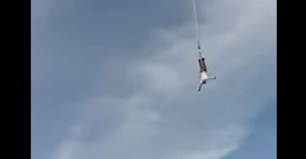 Chilling Video Shows Bungee Jumper S Free Fall After Cord Snaps Bungee Jumping Rock Climbing Gear Nepal Mount Everest