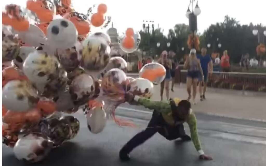 Video Man Holding Balloons Nearly Swept Away By Wind News Khaleej Times