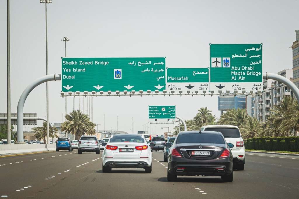 Video: Abu Dhabi Police warn motorists of Dh500 fine, urge to halt before  stop sign - News | Khaleej Times