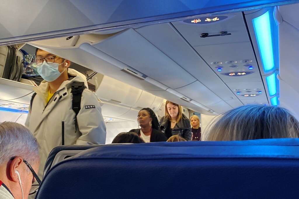 Coronavirus: Study reveals 'safest seat on plane' to avoid ...