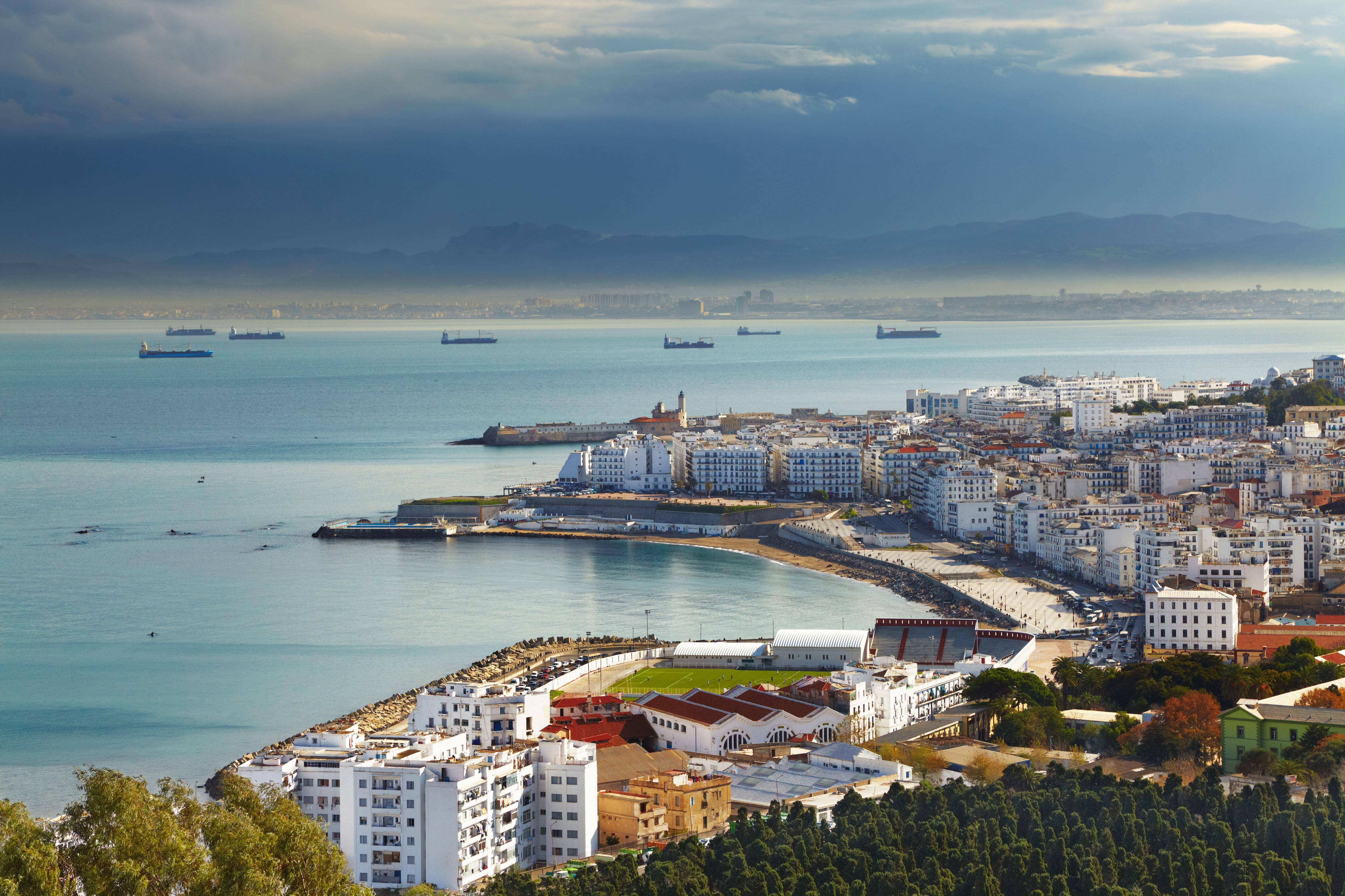 An earthquake hits the Algerian coast, and slight tremors were felt in Algiers – news