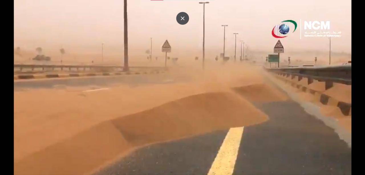 Video Desert Sand Takes Over Uae Road Dust Storm Alert Issued News Khaleej Times